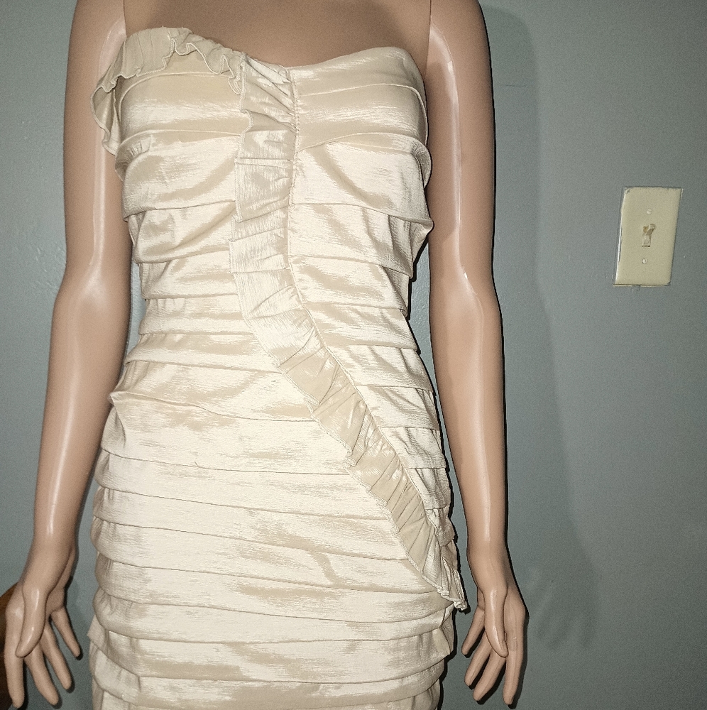 Women's "City Triangle" Strapless Dress